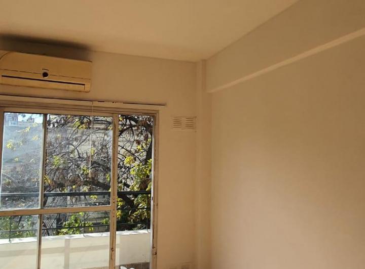 ALQUILER MONOAMBIENTE CON BALCON - LUMINOSO - BAJAS EXPENSAS 1