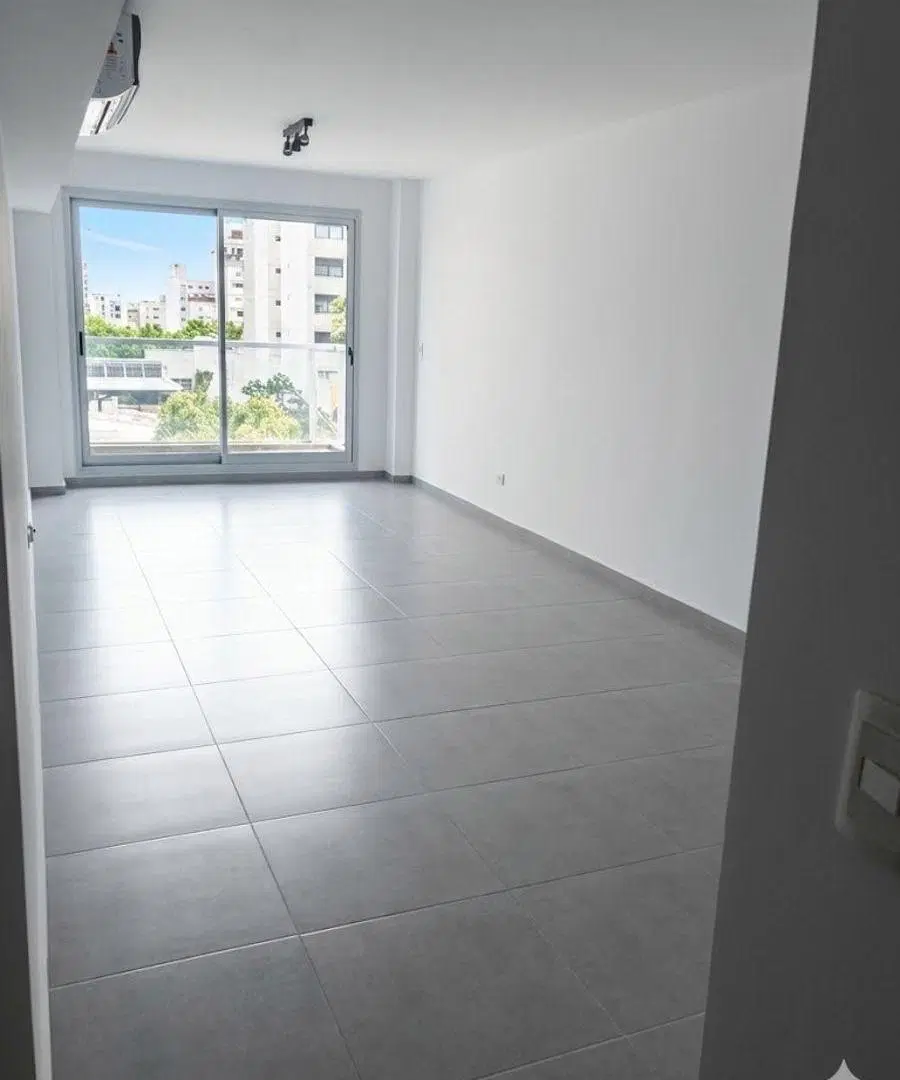 ALQUILER MONOAMBIENTE DIVISIBLE, APTO PROFESIONAL / USO COMERCIAL EN AV LIBERTADOR 5