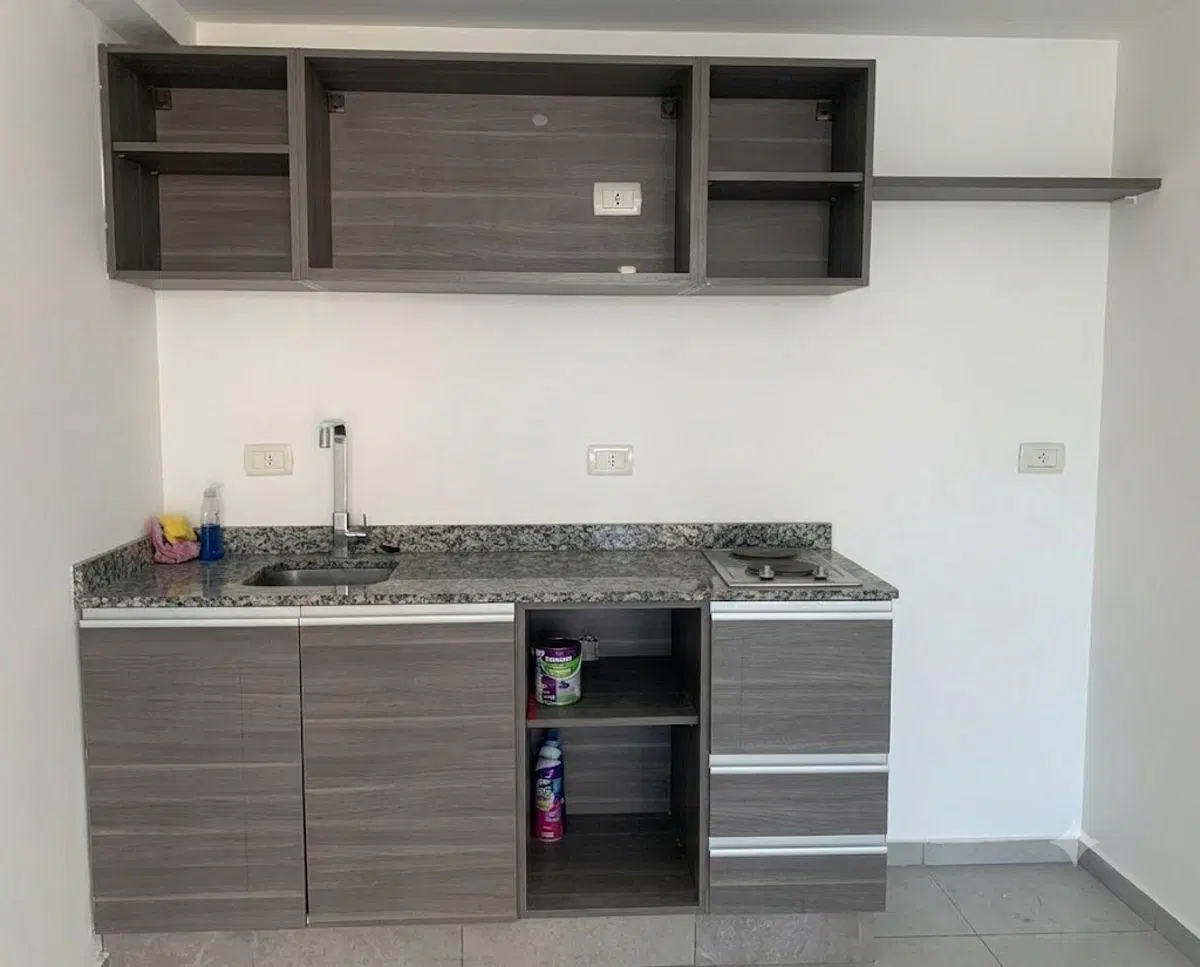 ALQUILER MONOAMBIENTE DIVISIBLE MUY LUMINOSO CON BALCON - VIVIENDA / APTO PROFESIONAL 3