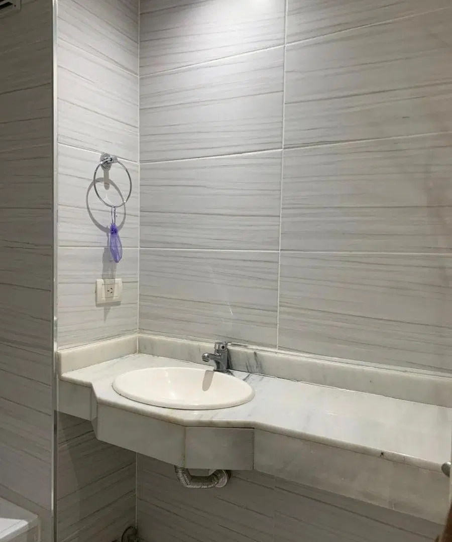 ALQUILER MONOAMBIENTE DIVISIBLE MUY LUMINOSO CON BALCON - VIVIENDA / APTO PROFESIONAL 1