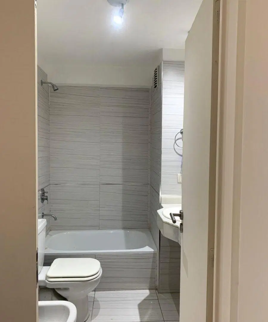 Alquiler Monoambiente con Balcón - Cochera - Alquiler Vivienda / Apto Profesional / Uso Comercial 5