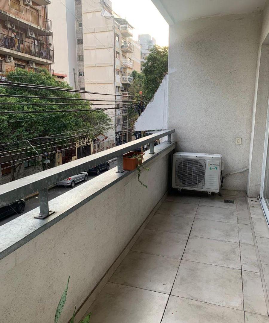 Foto de Alquiler 2 Amb con Balcon - Toilette - Cochera, imagen 1