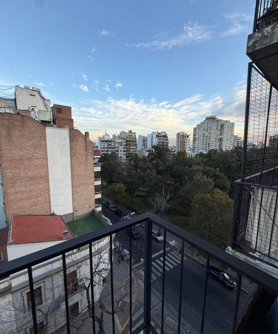 Foto de HERMOSO DEPARTAMENTO TODO LUZ FRENTE AL PARQUE/ A NUEVO/, imagen 3