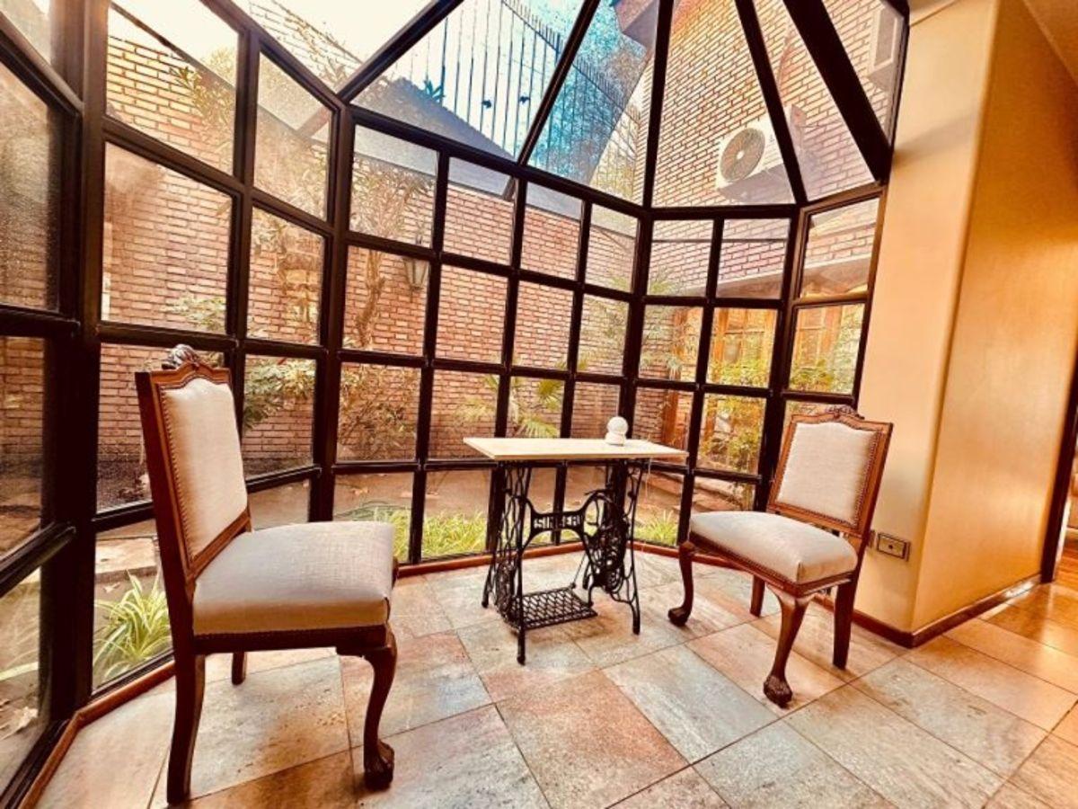 Casa con 513 m² y 4 dormitorios en venta en Quinta Sección