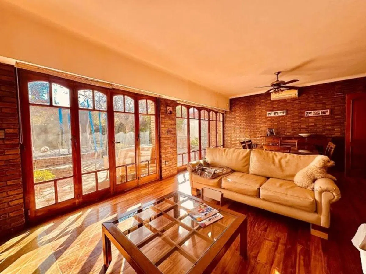 Casa con 513 m² y 4 dormitorios en venta en Quinta Sección 2