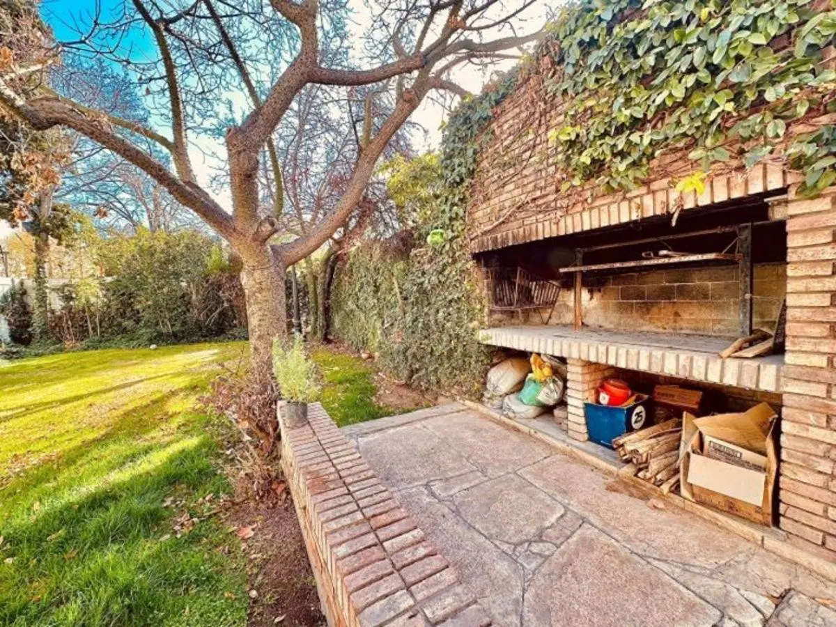 Casa con 513 m² y 4 dormitorios en venta en Quinta Sección 4