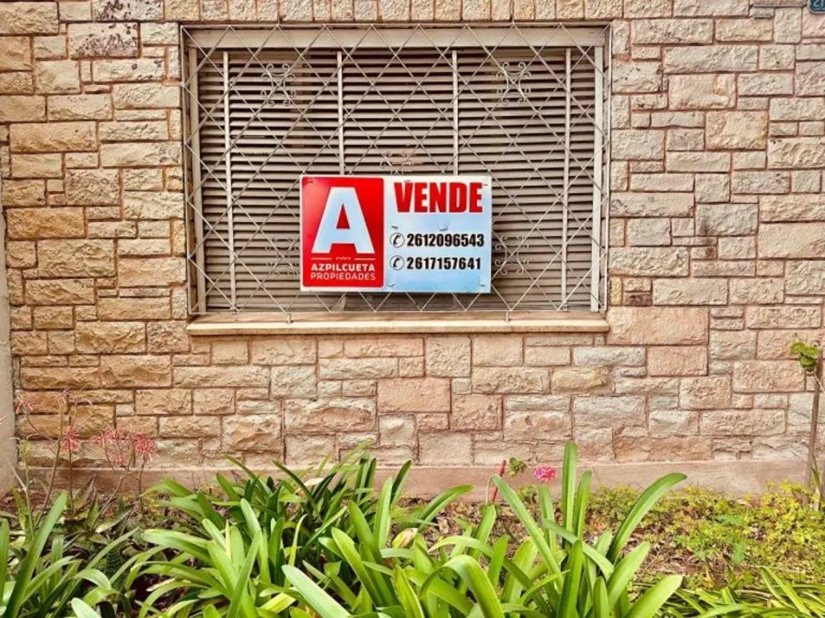 Amplia Casa en Venta en Mendoza Capital | 3 Dormitorios, Patio y Cochera 3