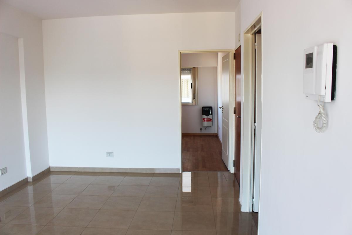 Departamento dos ambientes a estrenar en Flores