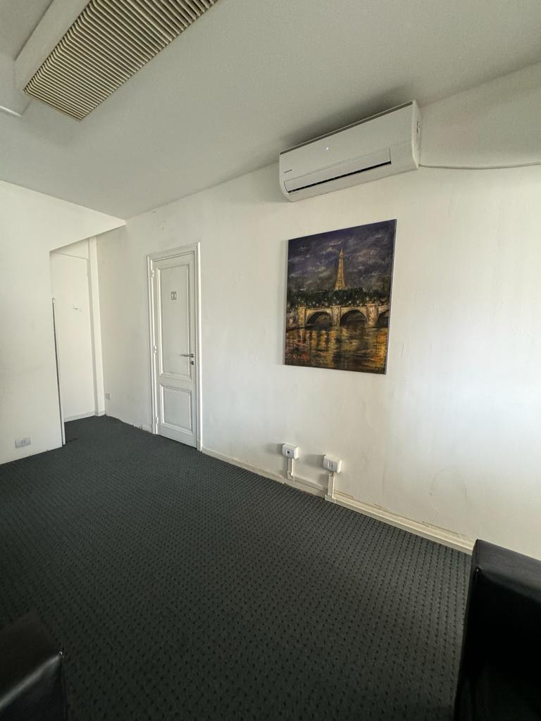 Oficina Tipo Duplex Cinco Ambientes en Monserrat 2