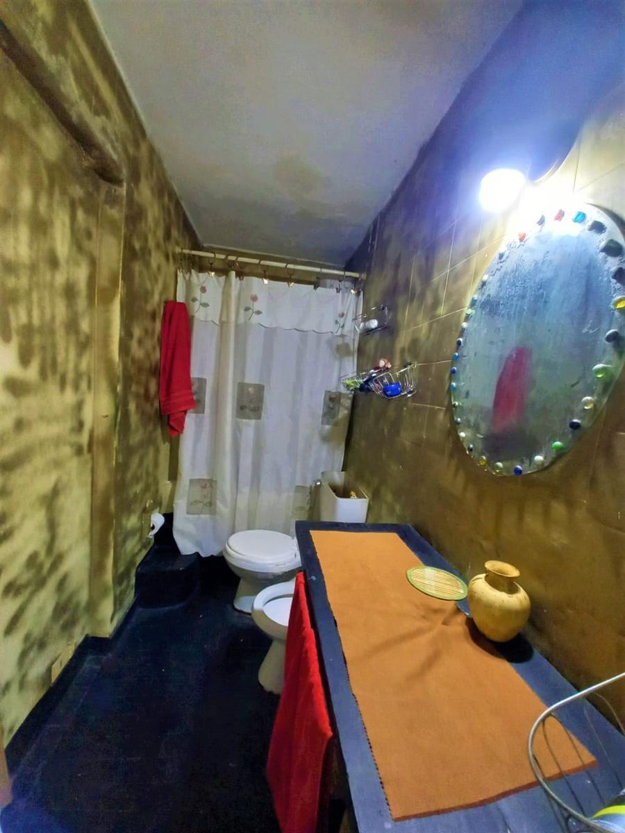 Departamento de Cuatro Ambientes con Balcon en Villa Lugano 5
