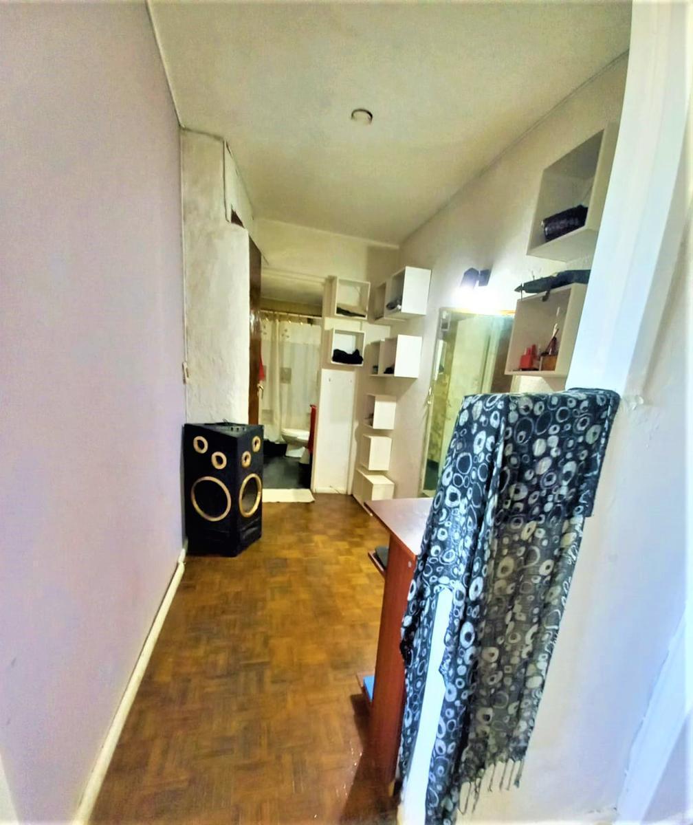 Departamento de Cuatro Ambientes con Balcon en Villa Lugano 3