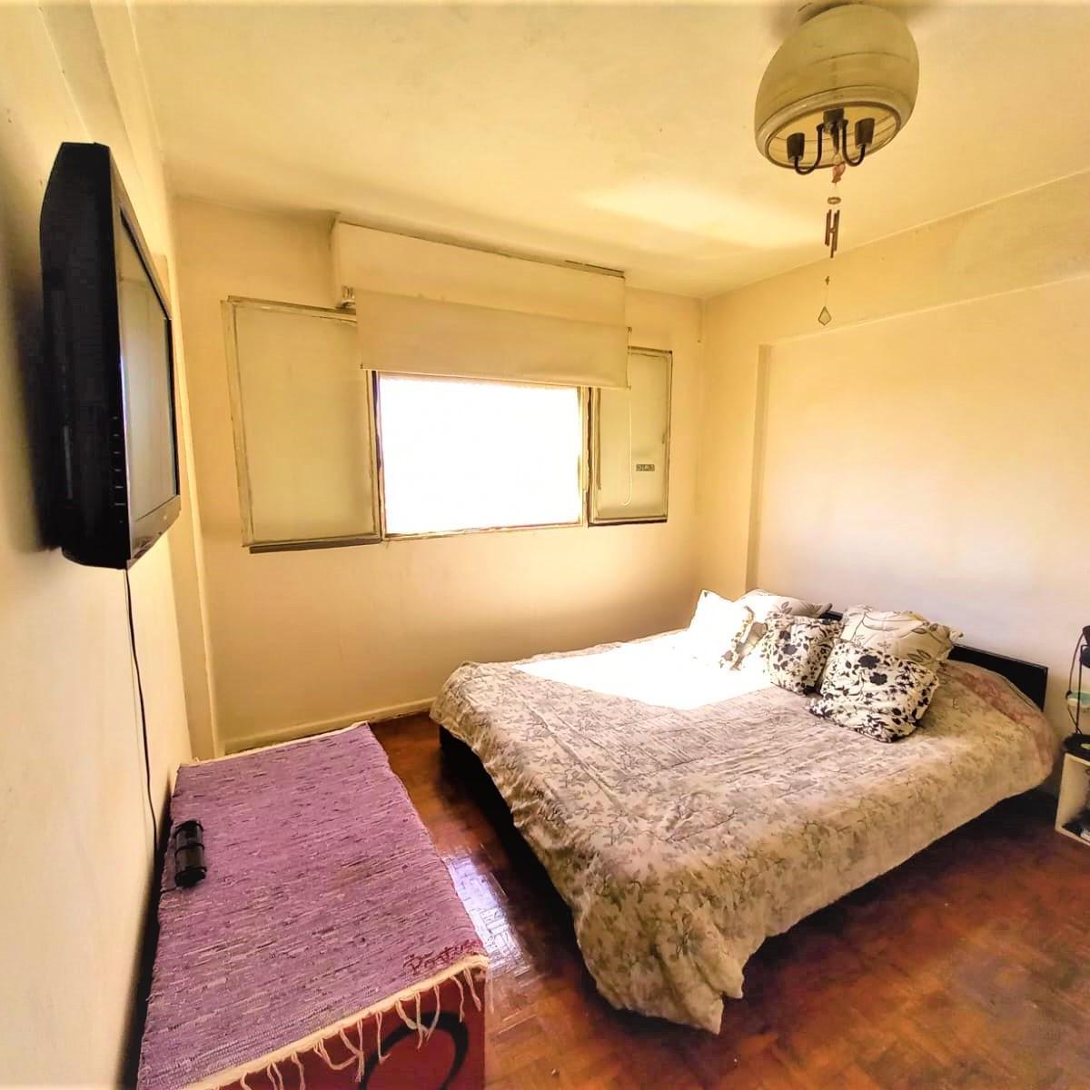 Departamento de Cuatro Ambientes con Balcon en Villa Lugano 1