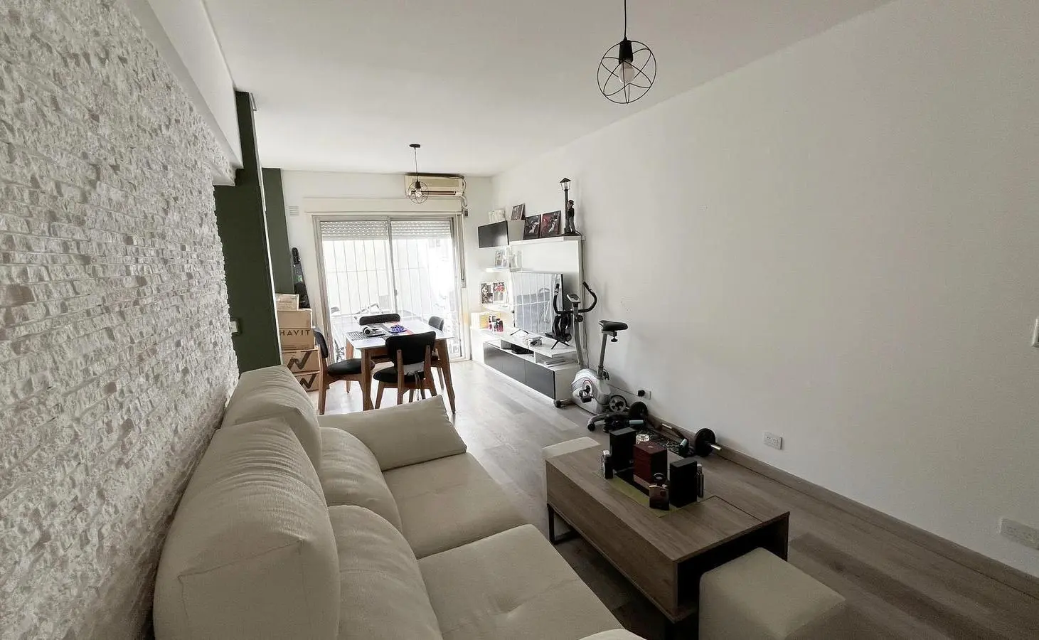 Venta depatamento con terraza en Villa del Parque 3
