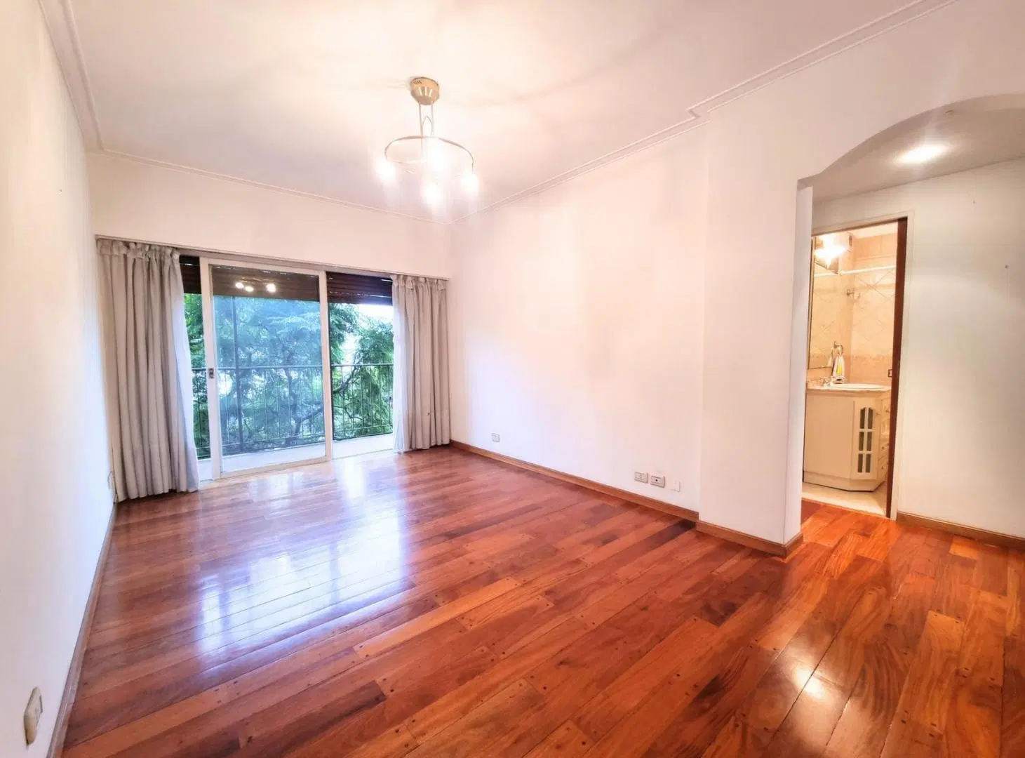 VENTA - Departamento 3 Ambientes al Frente con Balcón - Ramos Mejía 5
