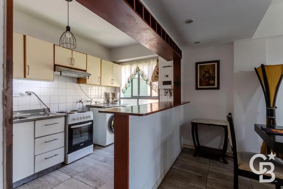 Departamento tres ambientes CON COCHERA  en Caballito 4