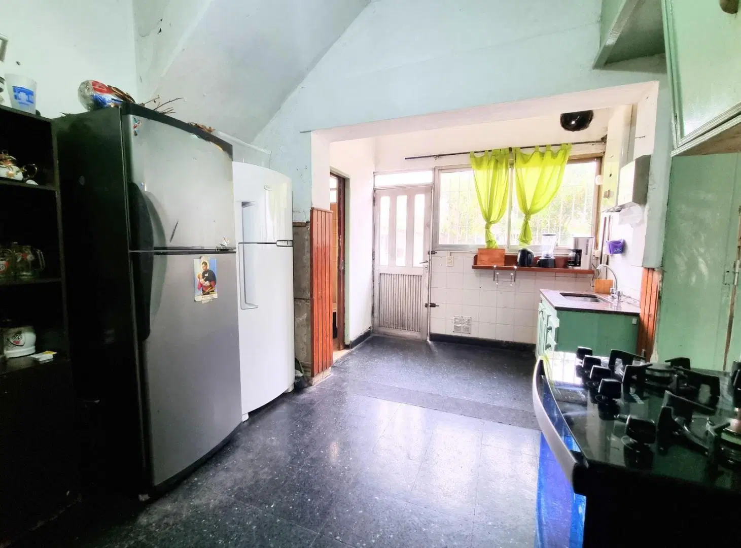 VENTA | Casa 4 ambientes en Bernal Este con jardín y gran lote – a reciclar 2