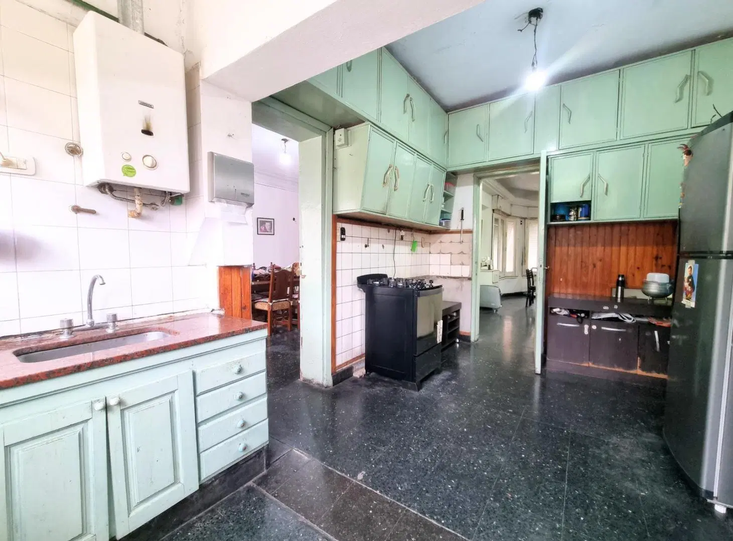 VENTA | Casa 4 ambientes en Bernal Este con jardín y gran lote – a reciclar 4