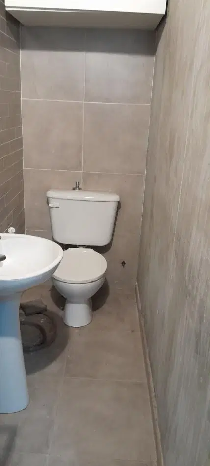 ALQUILER- PLANTA BAJA-COCHERA OFICINA-IMPECABLE-A/A-BAÑO-TERRAZA PRIVADA 4