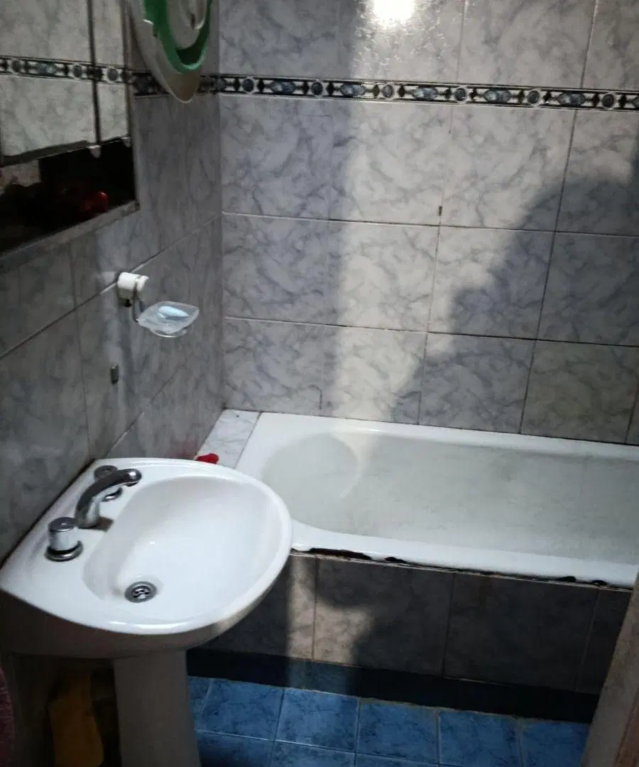 Casa en venta en esquina de calle Pedro Molina y Lavalle 3