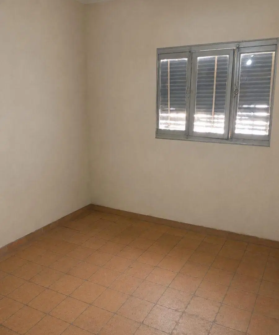 Casa en venta en esquina de calle Pedro Molina y Lavalle 2