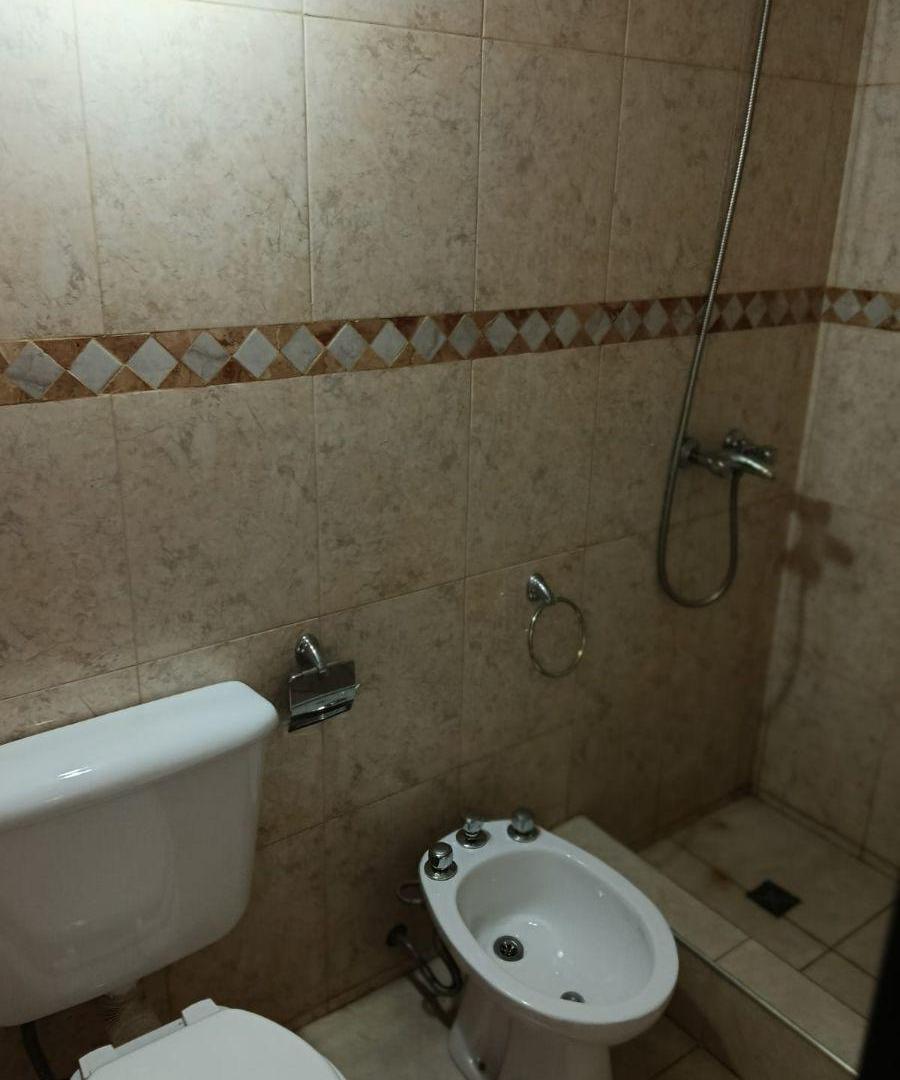 Foto de DEPARTAMENTO DE 1 DORMITORIO EN GUAYMALLEN, imagen 4