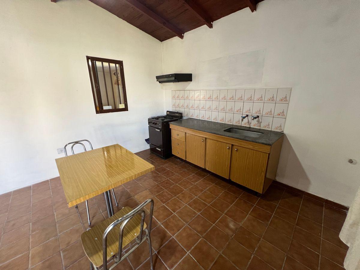 Foto de Casa en venta 90 m2 en La Falda - patio y cochera, imagen 2
