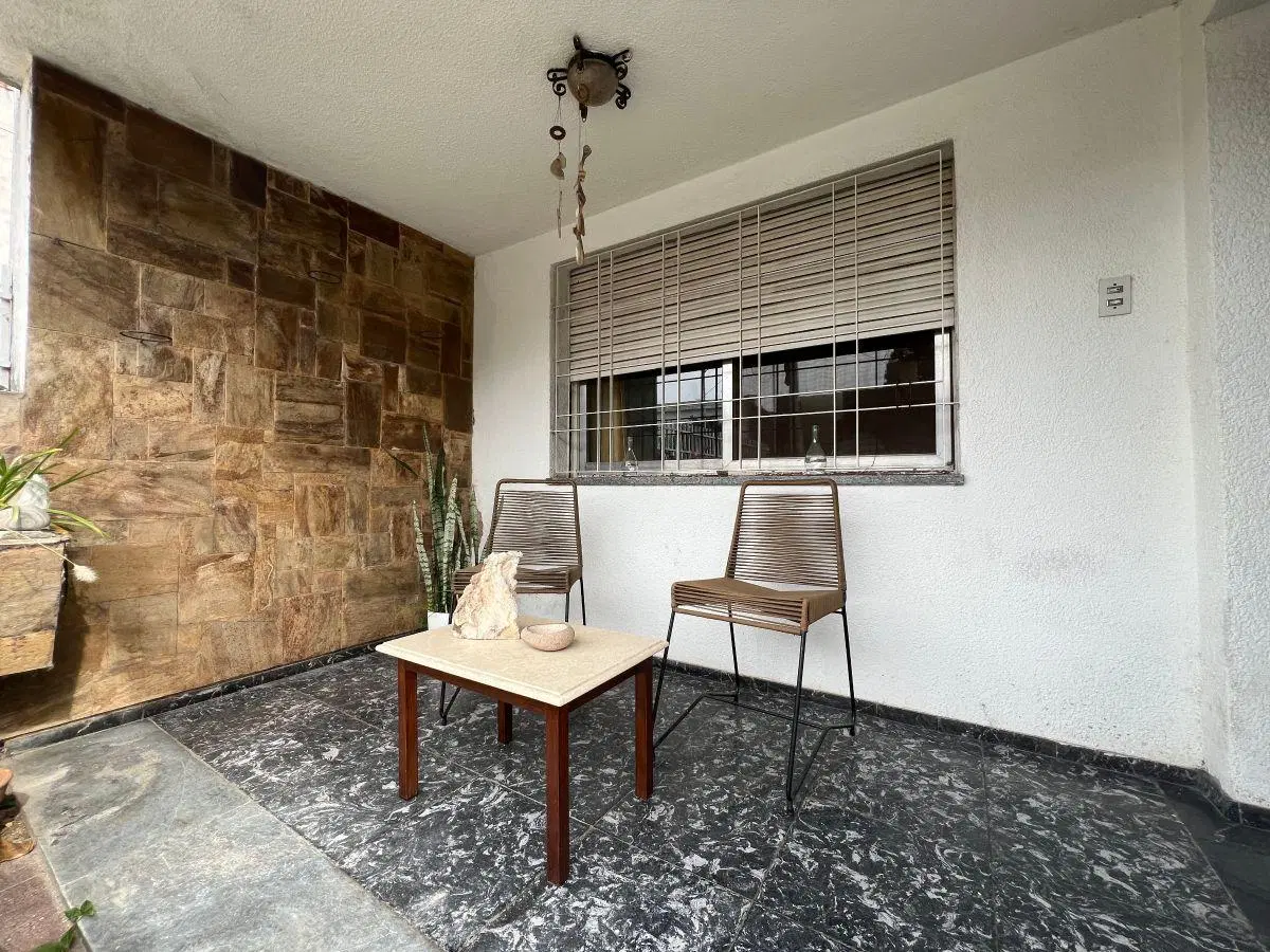 Casa en venta de dos dormitorios, pleno centro de La Falda 2