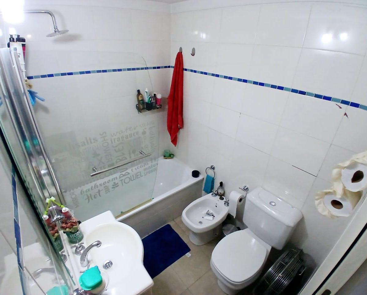Foto de VENTA - DEPTO 2 AMB Y COCHERA - CALIXTO OYUELA 1578 - SANTOS LUGARES, imagen 3