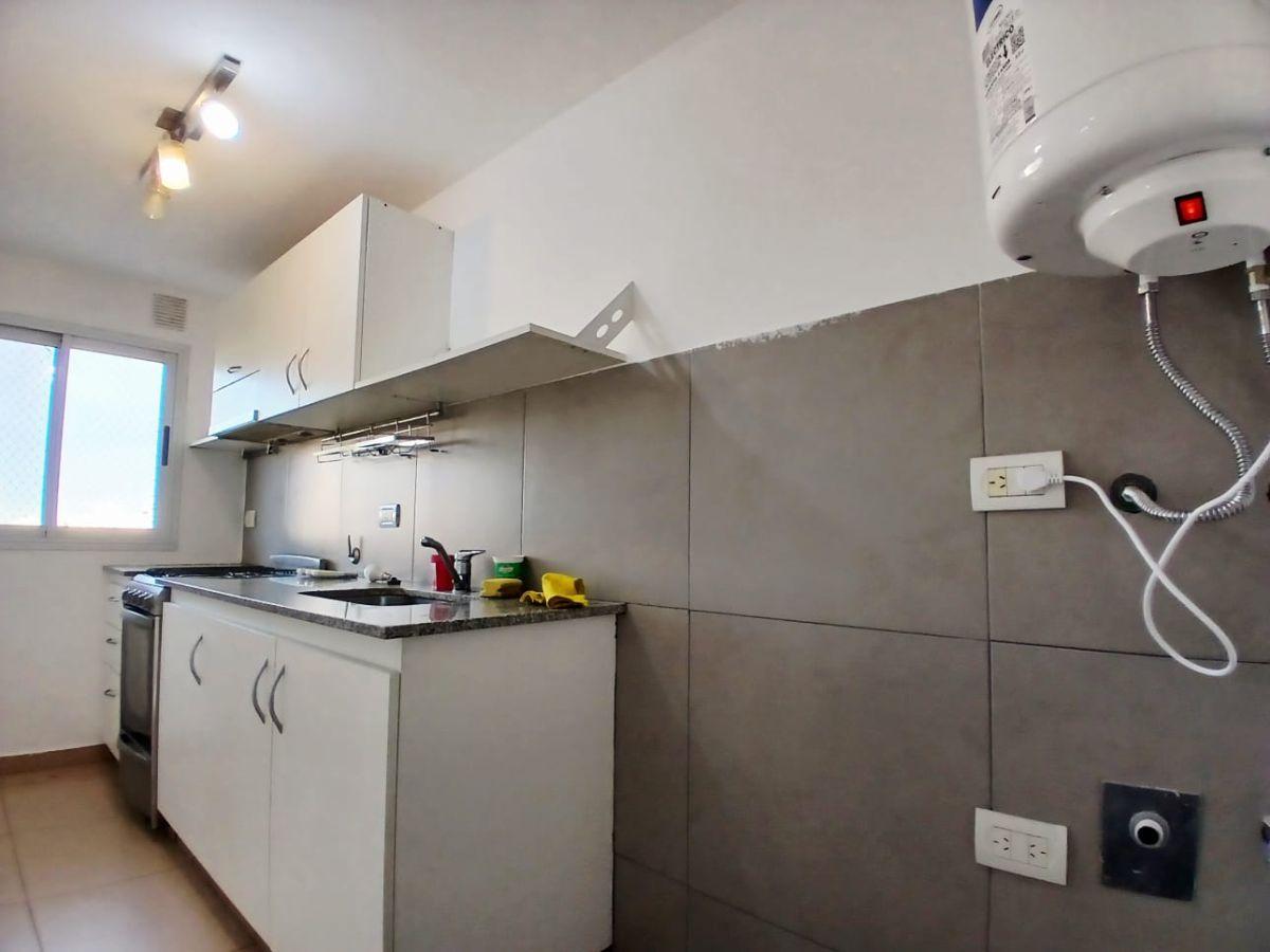 Foto de Alquiler Departamento 3 Ambientes con cochera en Fischetti 4943, Caseros, imagen 2