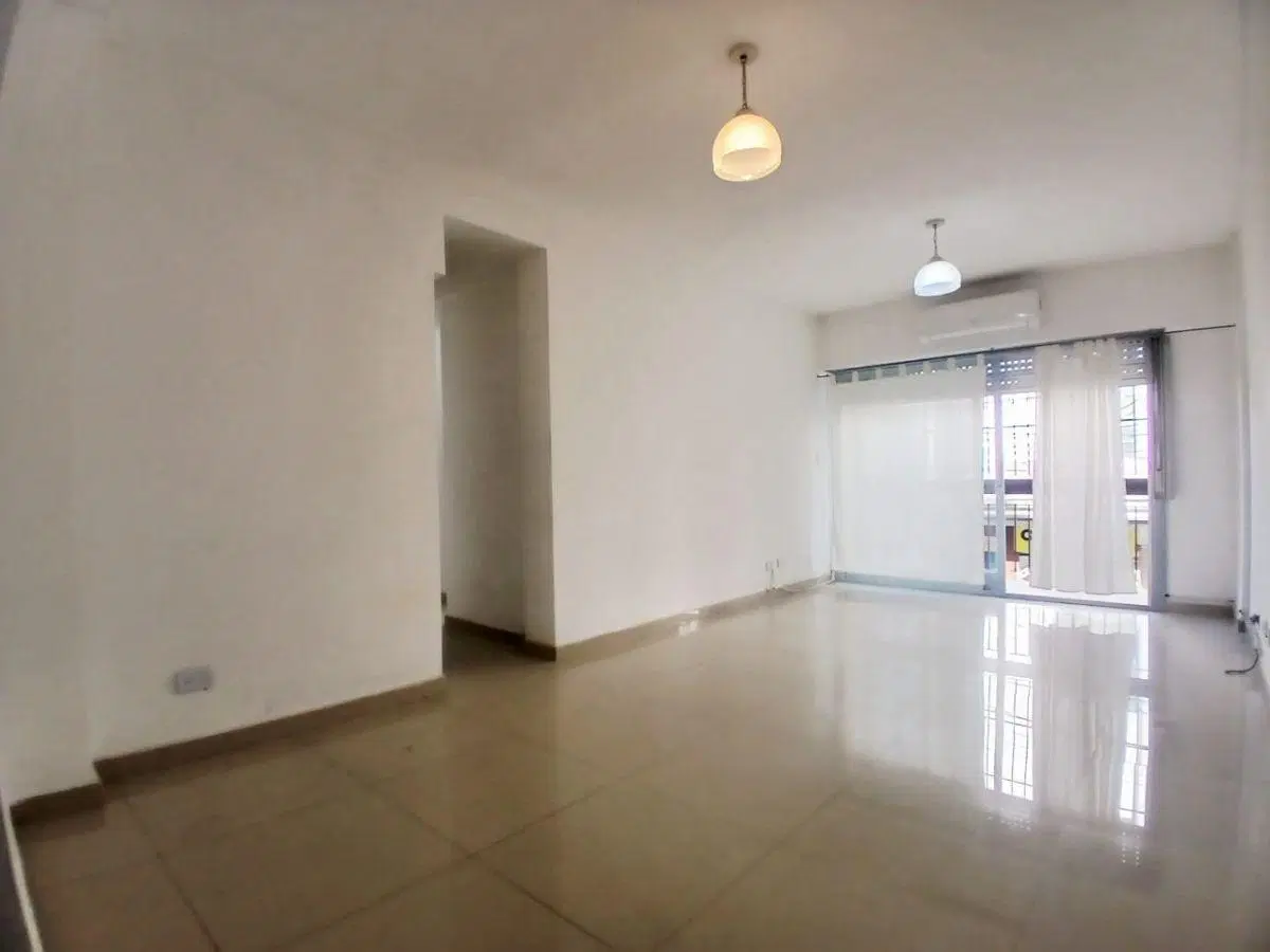 Alquiler Departamento 3 Ambientes con Balcon Amplio - Av la plata 3527 2