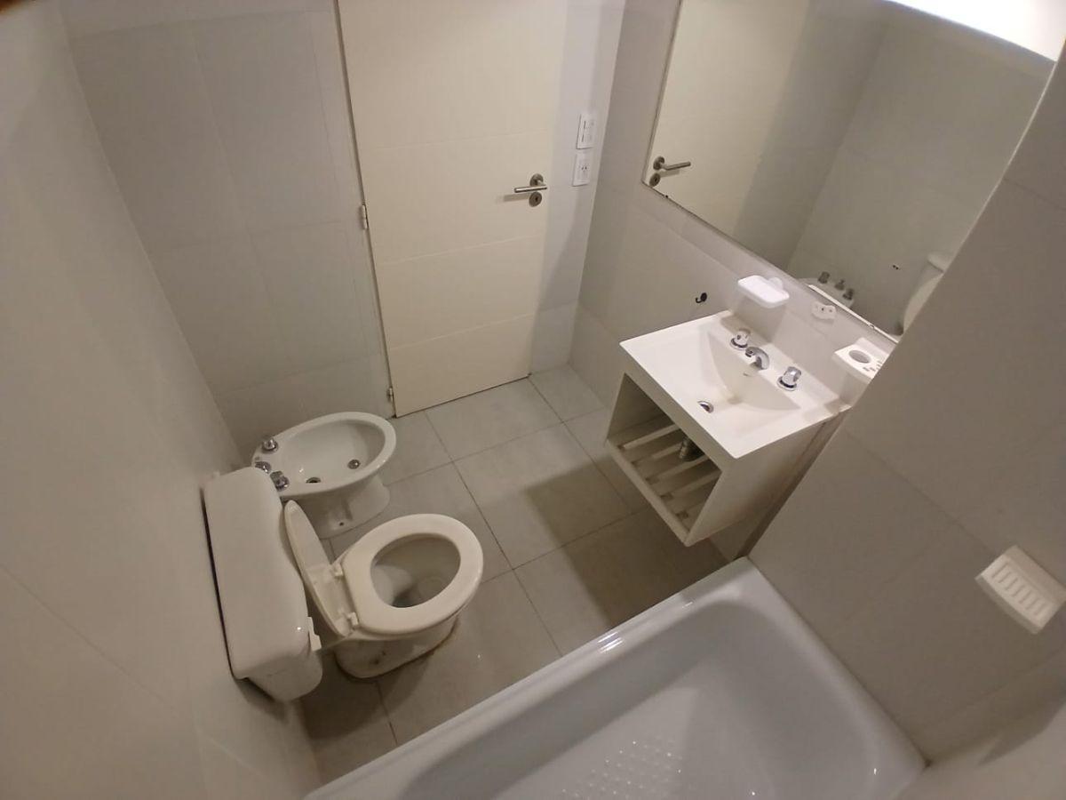 Foto de ALQUILER DEPARTAMENTO 2 AMBIENTES CON BALCON EN SANTOS LUGARES, imagen 2