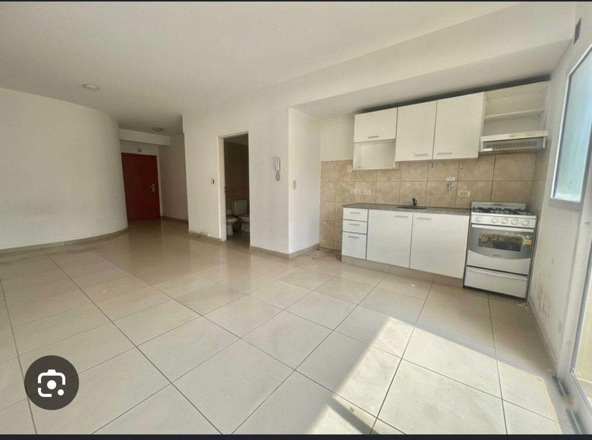 Foto de Alquiler Departamento monoambiente con balcón contra frente, Gavilán, imagen 2