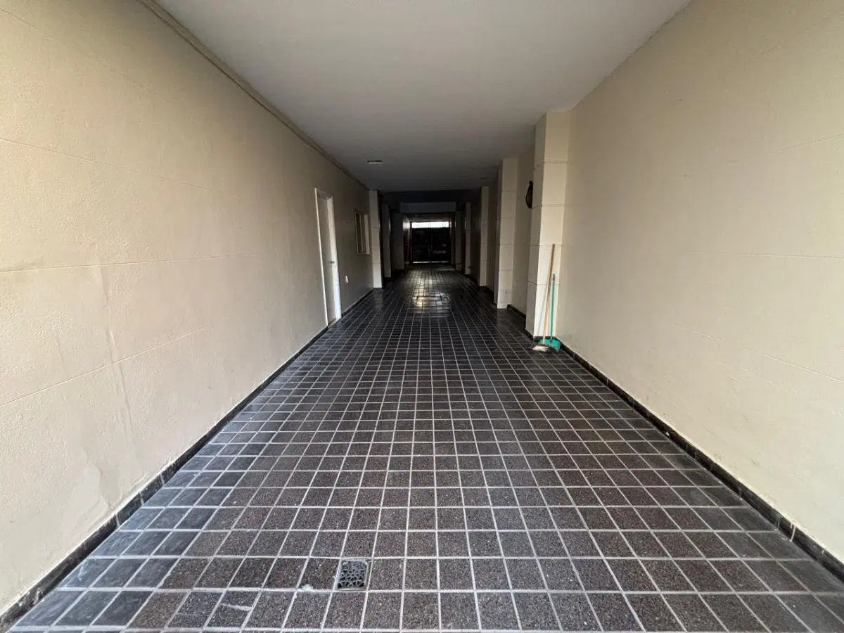 Piso exclusivo - 4 dormitorios + escritorio - Cochera - Edificio de estilo 4