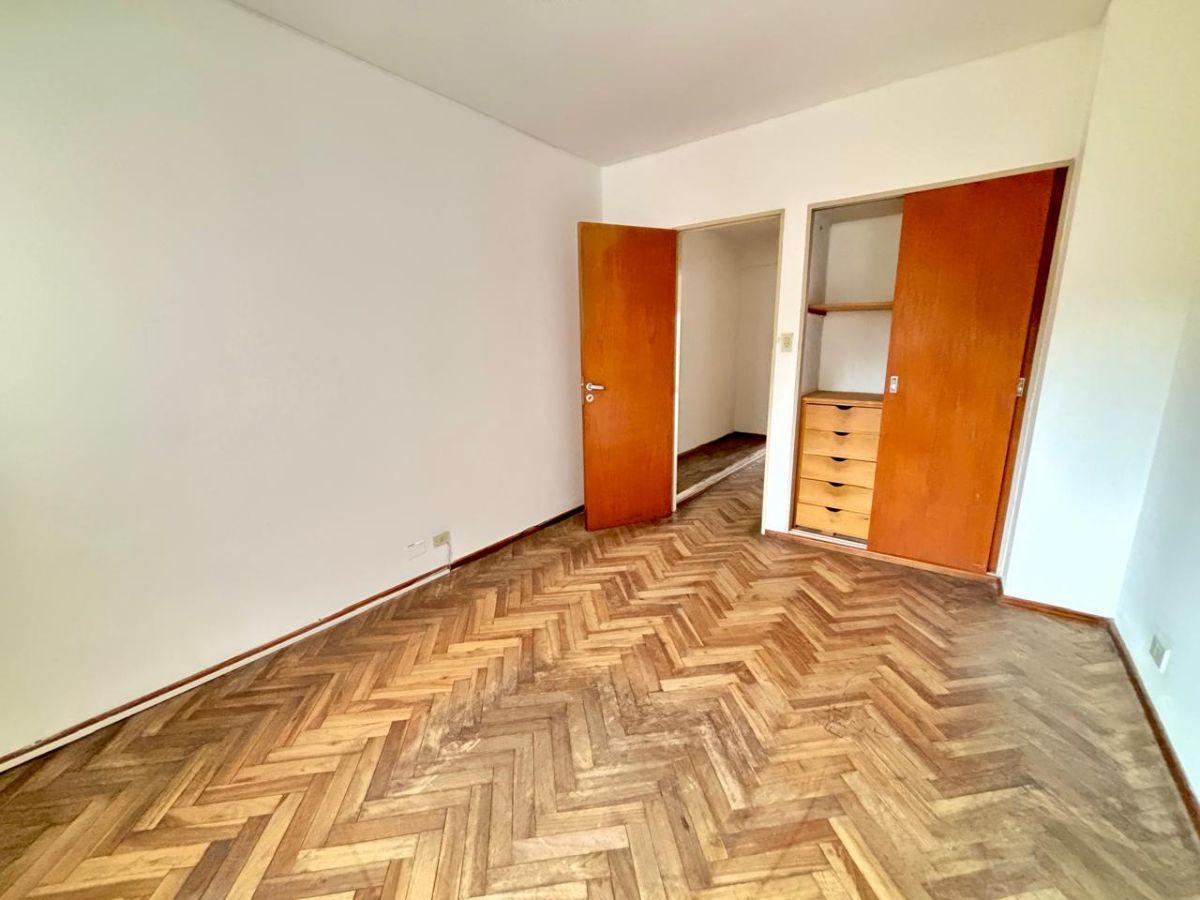 Venta 1 dormtirio amplio - Frente a plaza - Cocina separada - 48 mts. exlusivos - Orientación Norte
