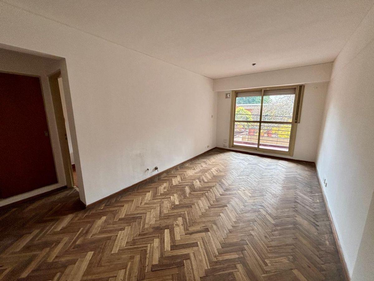 Venta 1 dormtirio amplio - Frente a plaza - Cocina separada - 48 mts. exlusivos - Orientación Norte