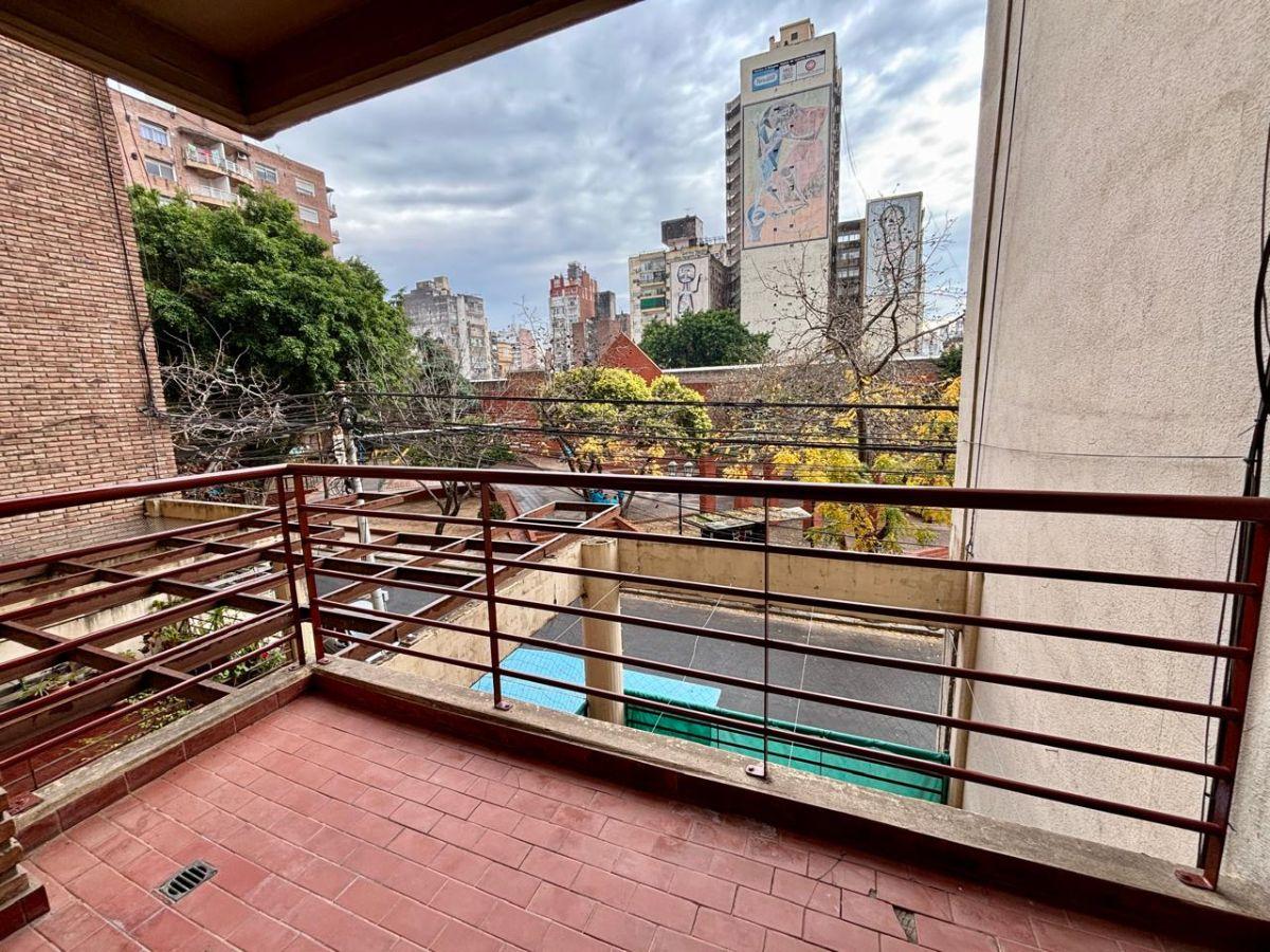 Venta 1 dormtirio amplio - Frente a plaza - Cocina separada - 48 mts. exlusivos - Orientación Norte