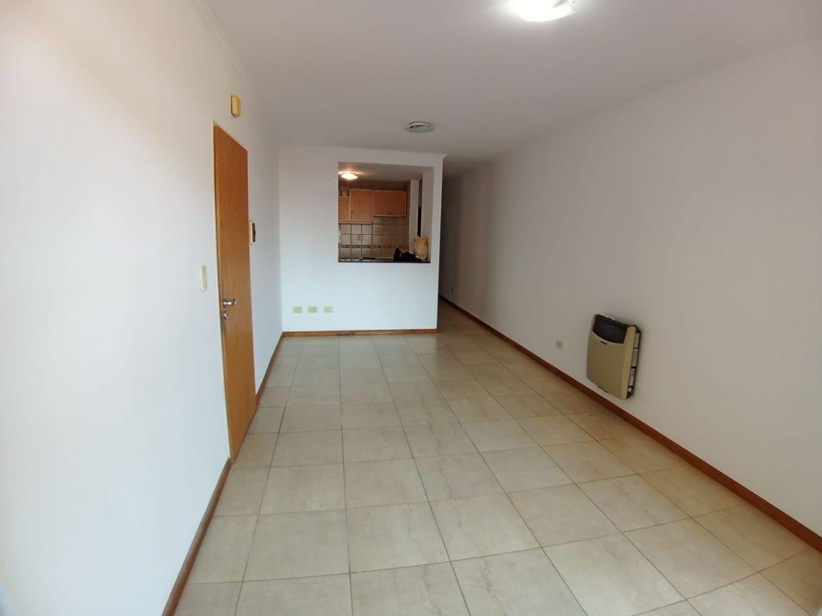 Foto de Zeballos 219 - Departamento de 1 dormitorio con cochera en Barrio Martin, imagen 3