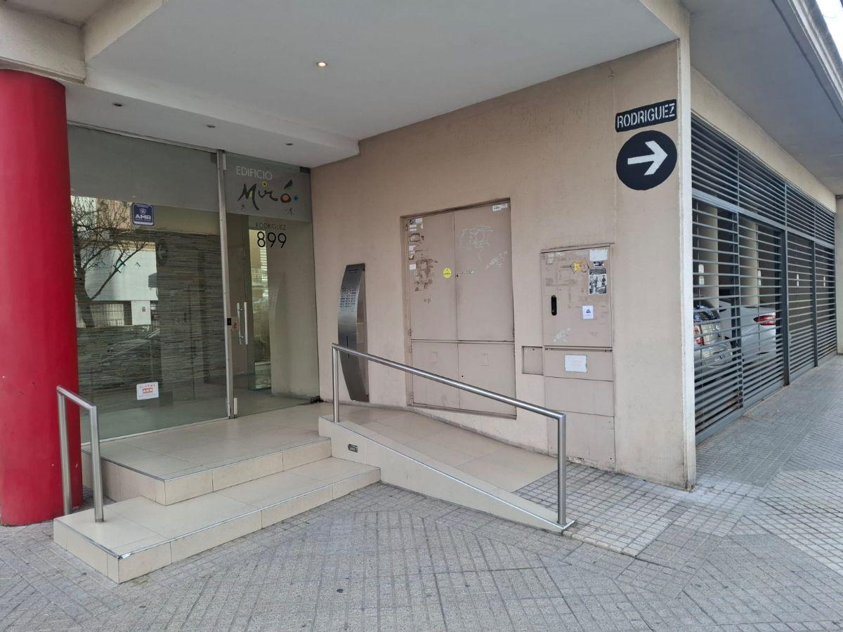 Foto de Rodriguez esquina Rioja - Fácil acceso sobre Rioja - PB de edficio, imagen 5