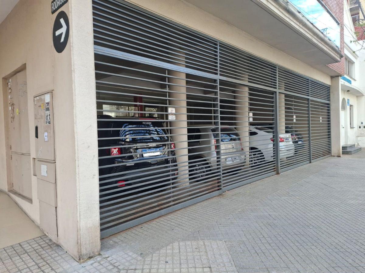 Foto de Rodriguez esquina Rioja - Fácil acceso sobre Rioja - PB de edficio, imagen 3