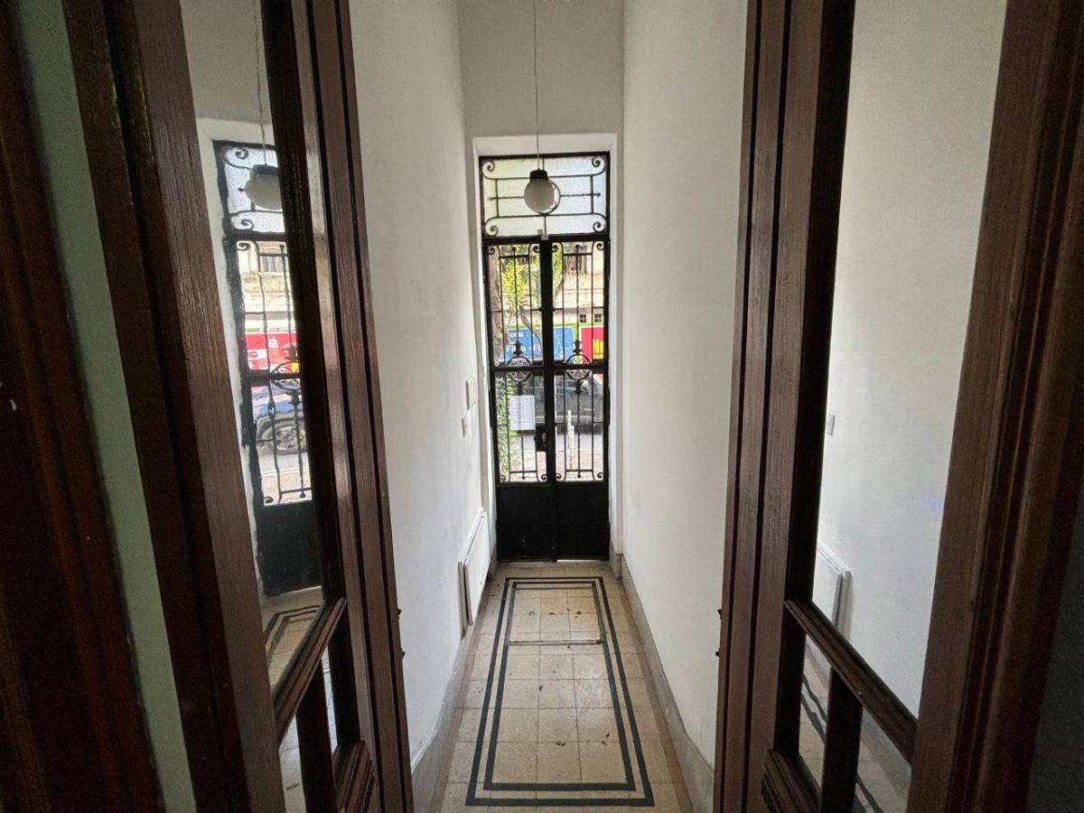 Foto de 9 de Julio 2011 - Casa Antigua Para Uso Profesional o Institucional a, imagen 3