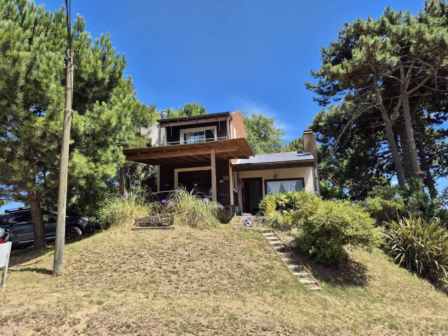 Venta de Casa + 3 Departamentos en Ostende