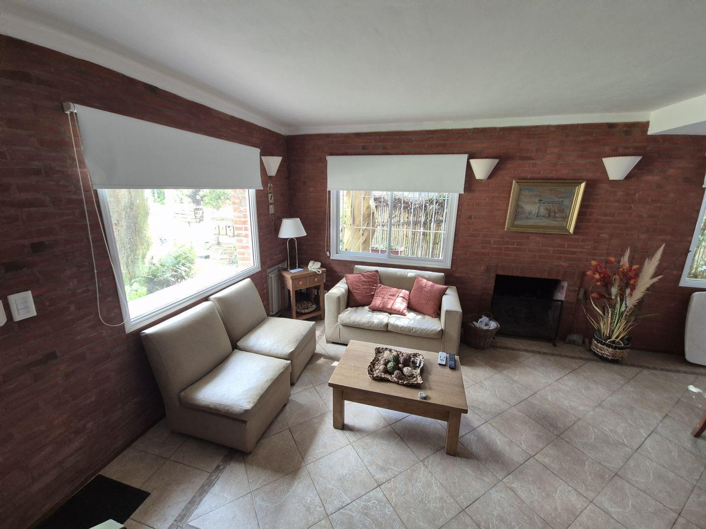 Foto de VENTA Triplex 4 ambientes Zona Duplex Pinamar, imagen 1
