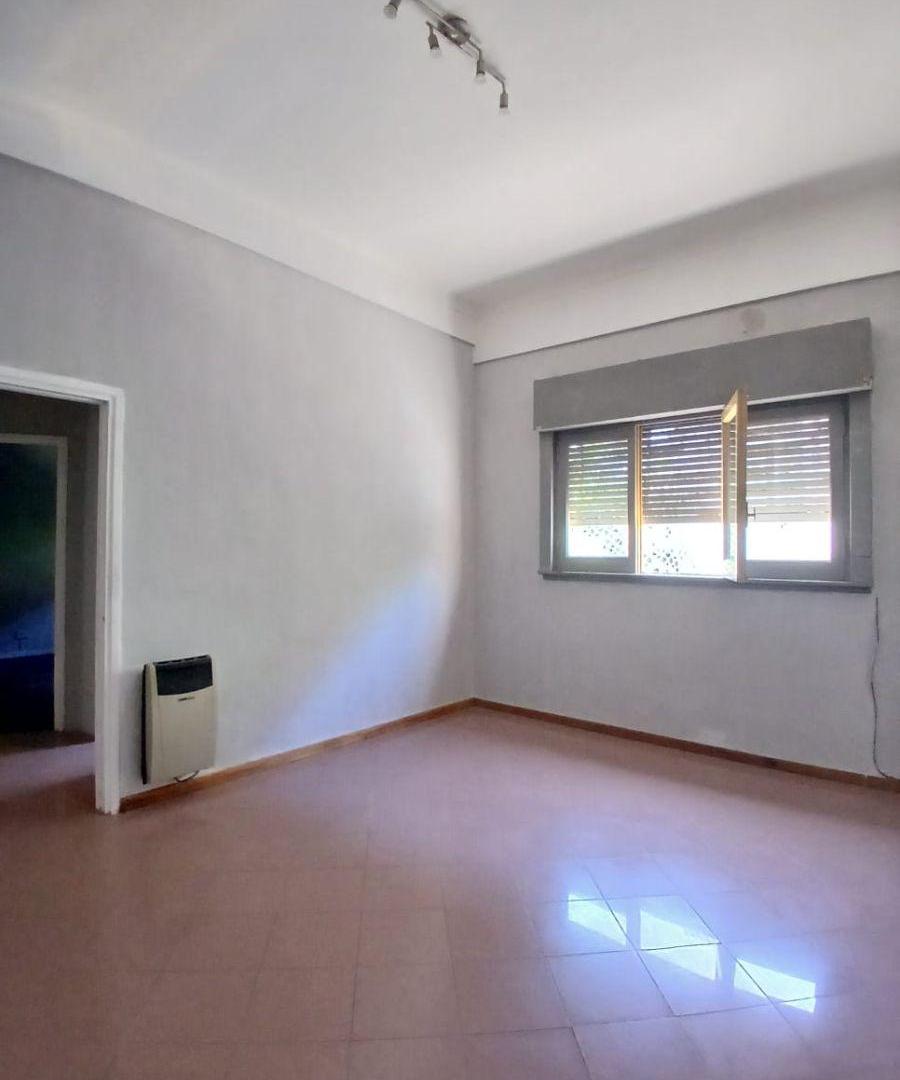 Oportunidad! se vende un agradable departamento de 3 ambientes al frente - San Cristobal