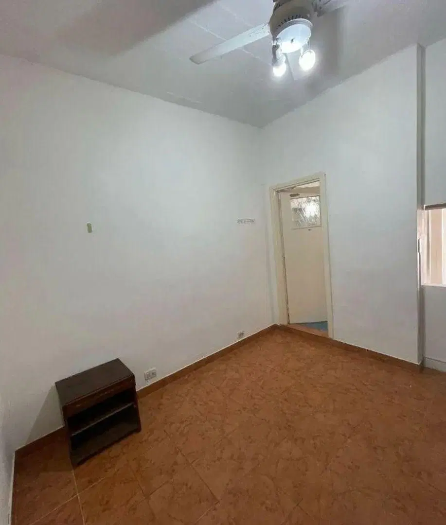 Oportunidad! Se vende un departamento de 2 ambientes al frente con balcón - Balvanera 3