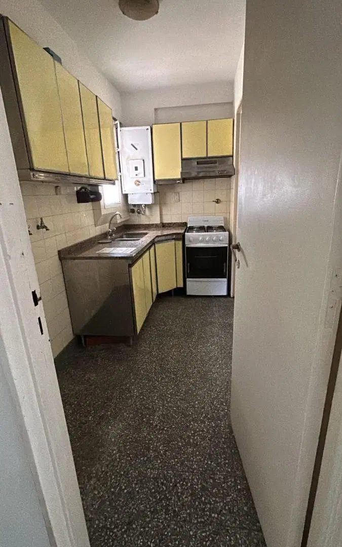 Oportunidad! Se vende un hermoso departamento de 3 ambientes al frente - Barracas 3