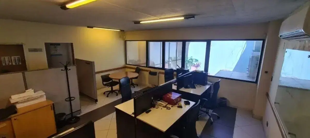 Se alquila un edificio para uso de oficina y depósito - Parque Patricios 5