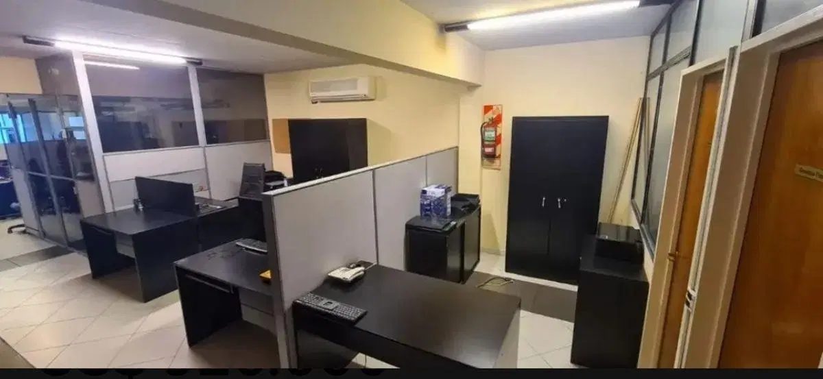 Se alquila un edificio para uso de oficina y depósito - Parque Patricios 2