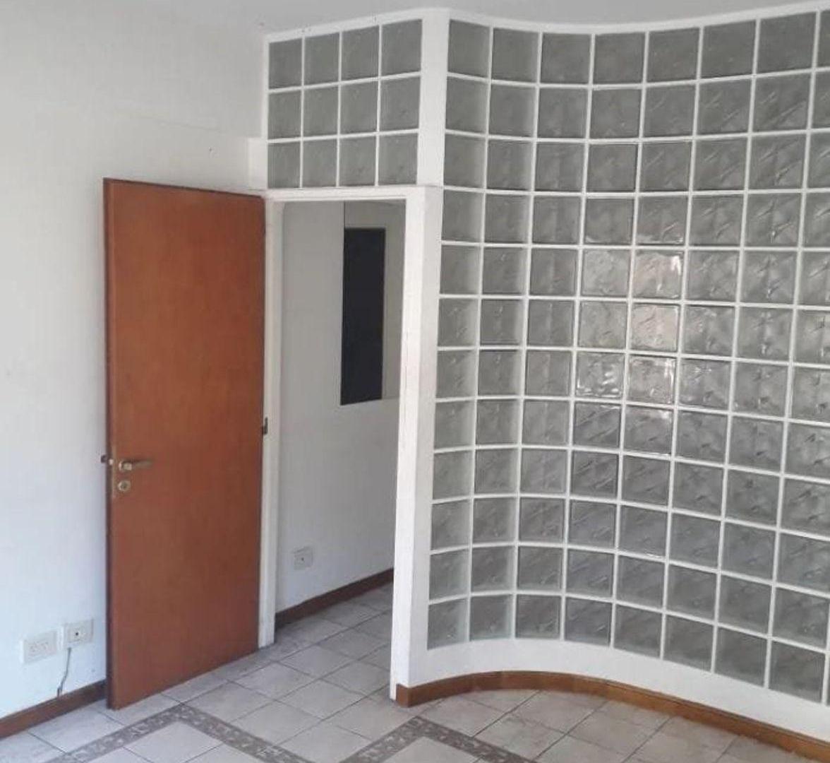 Foto de Se vende un departamento de 2 ambientes al frente - Barrio Norte, imagen 3