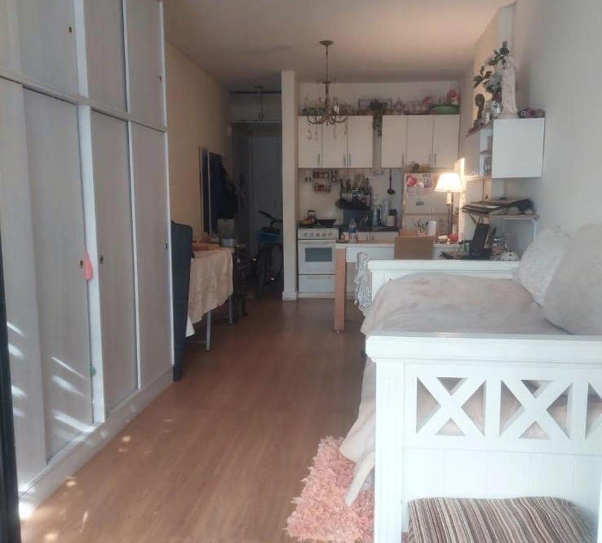 Foto de Se vende un departamento monoambiente con balcón - Parque Avellaneda, imagen 3