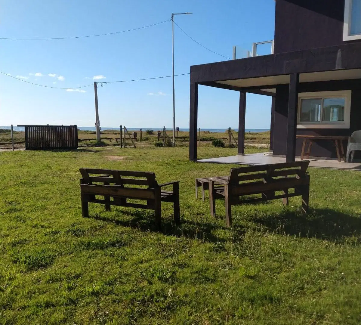 IMPORTANTE CASA FRENTE AL MAR EN VENTA 2